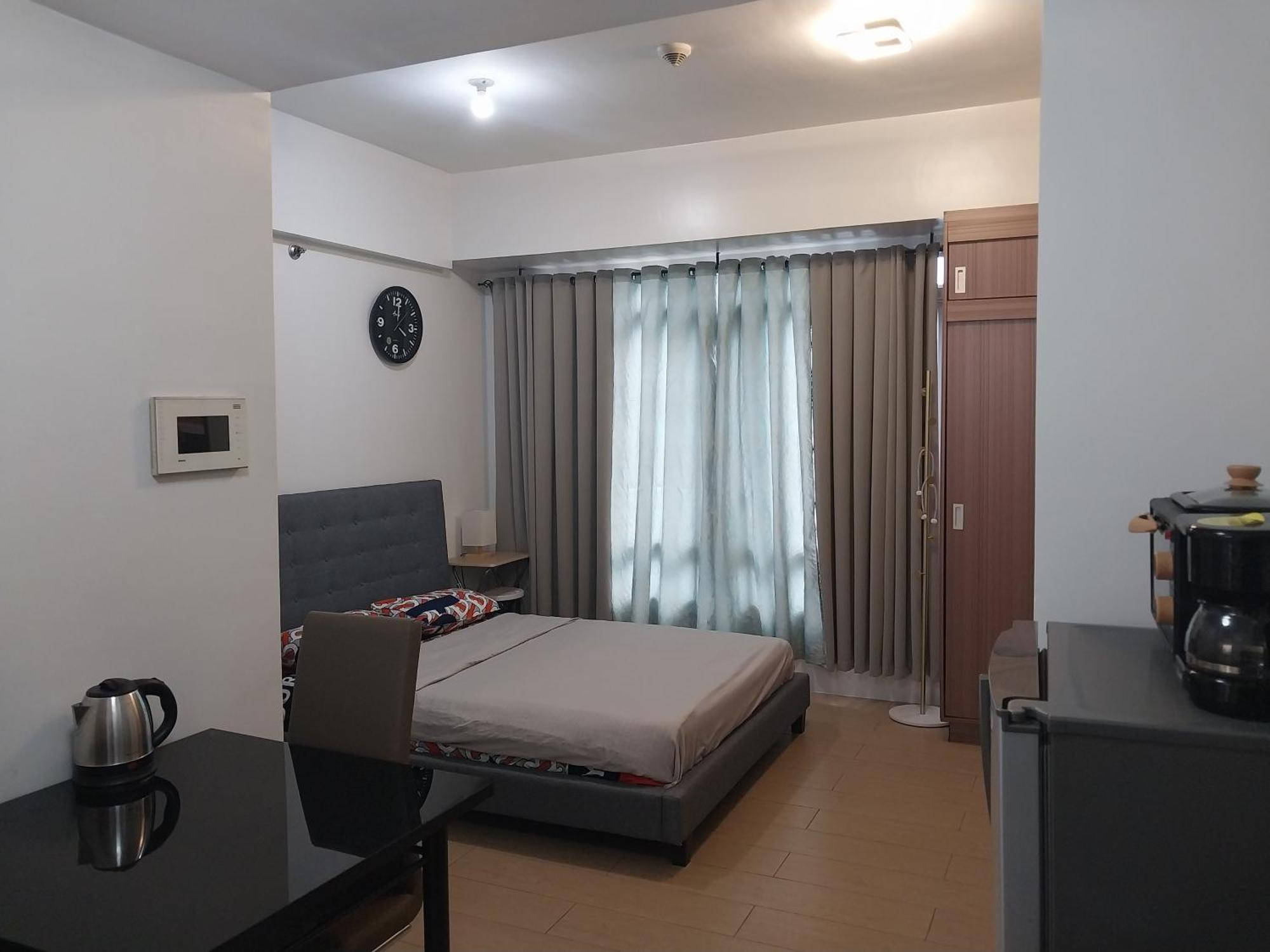 Alps At 150 Newport Blvd Condominum Near T3 Pasay Exterior photo